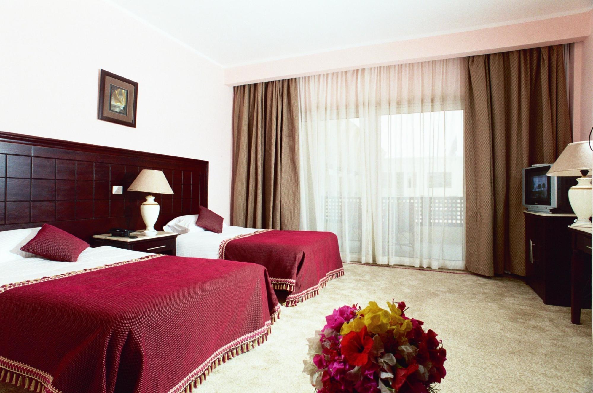 Golden 5 Sapphire Suites Hotel Hurghada Exteriör bild