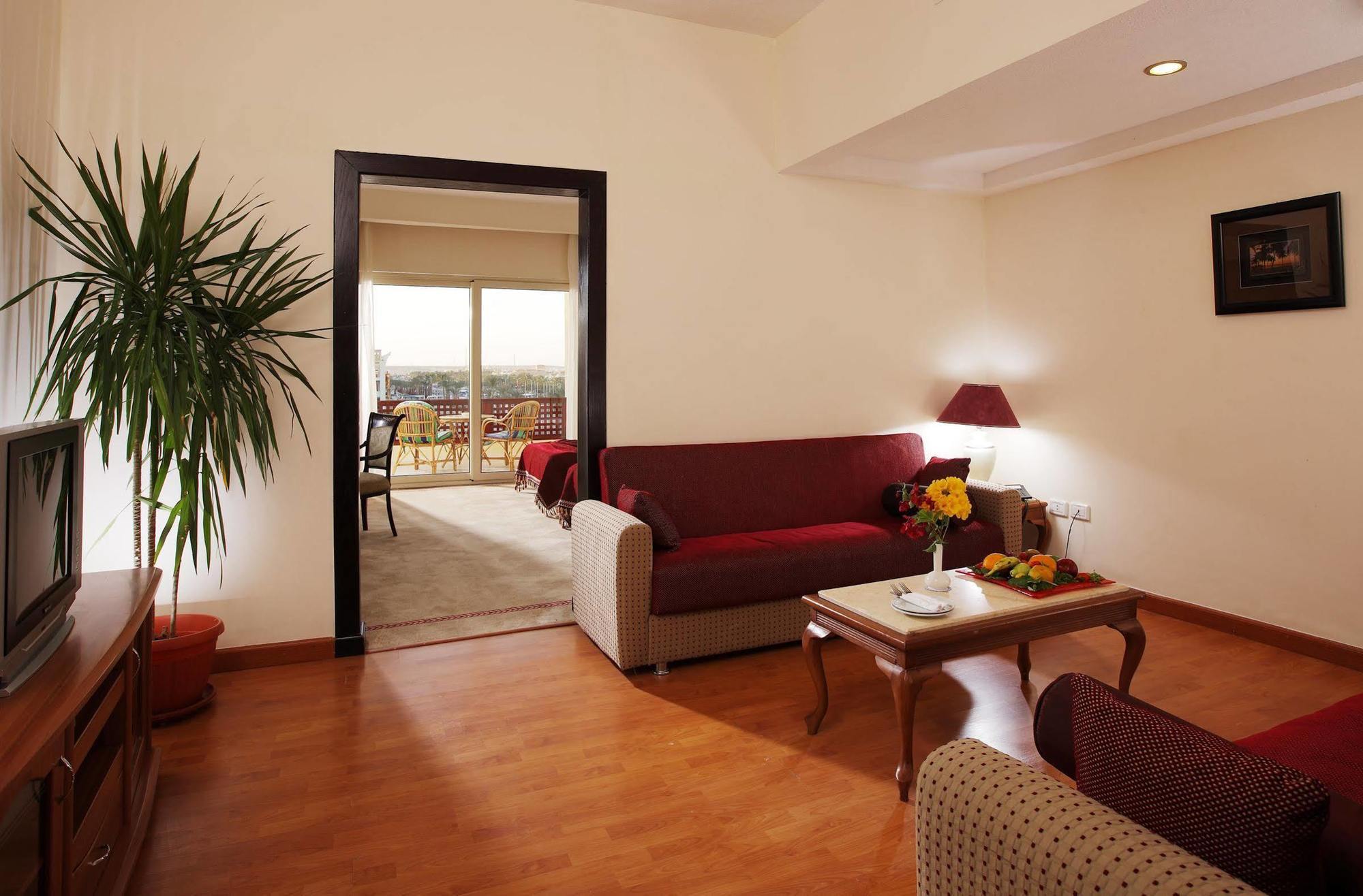 Golden 5 Sapphire Suites Hotel Hurghada Exteriör bild